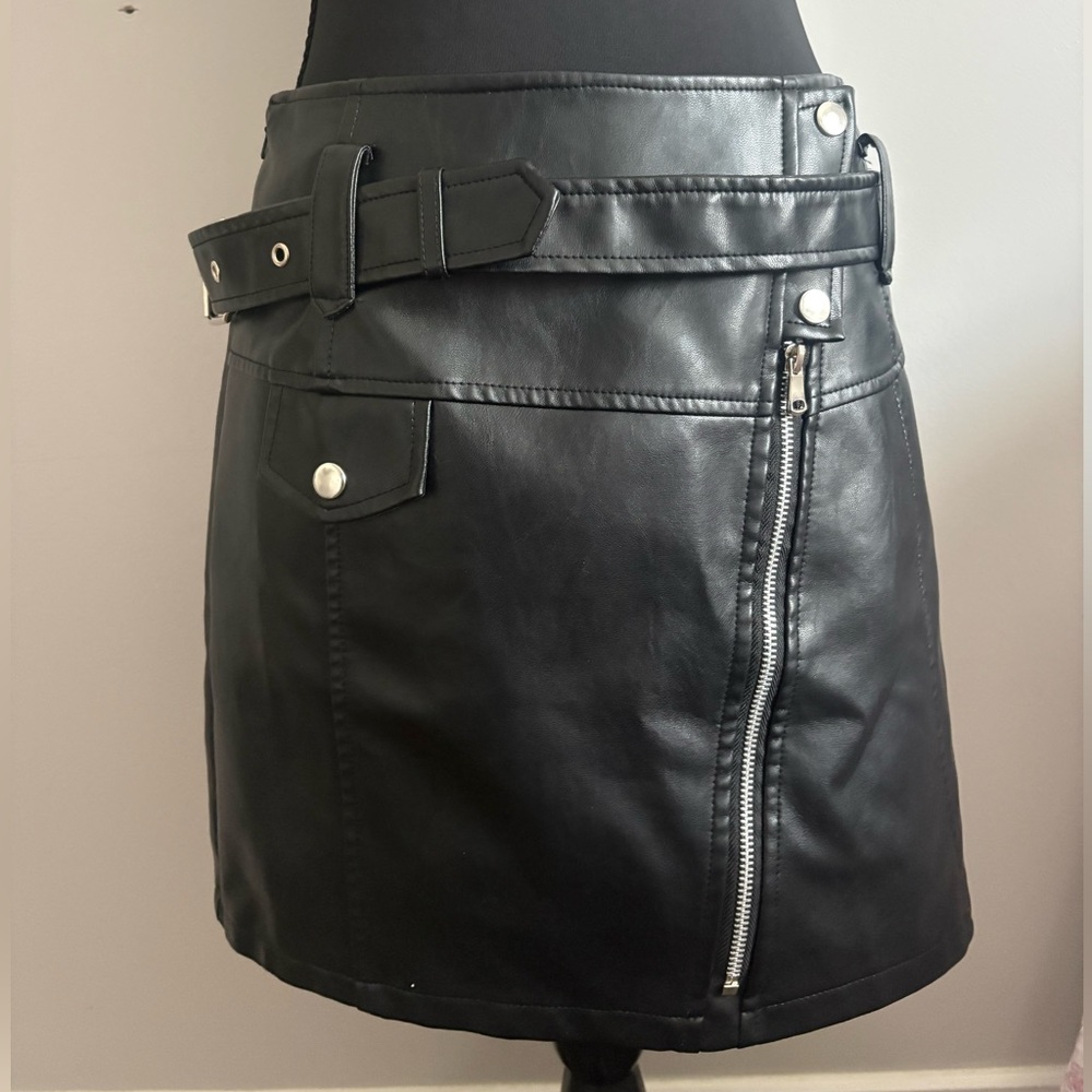 Ebossy High-Waist Faux Leather Mini Skirt/Skort NWT - Small